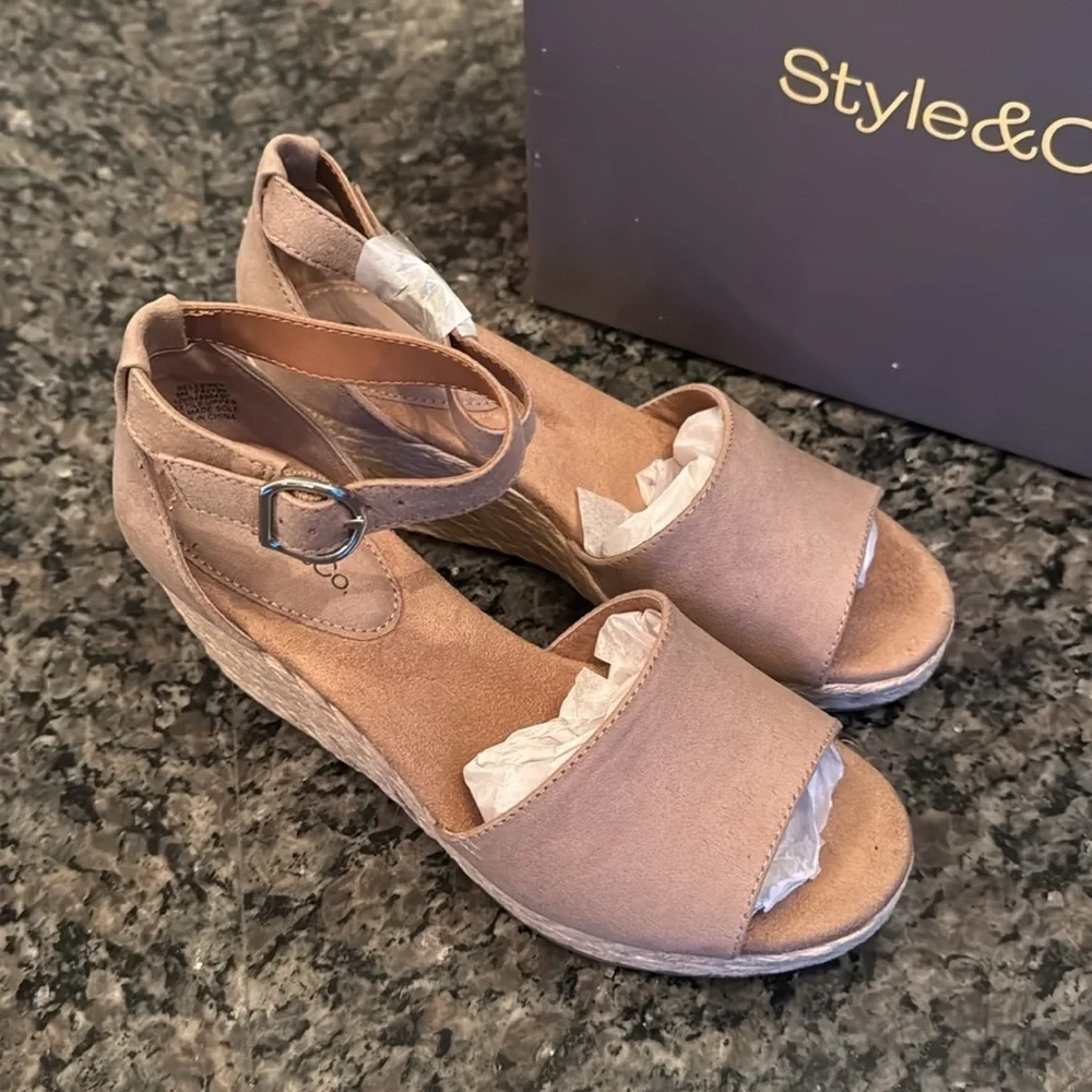 Style & Co seleeney light taupe espadrilles wedge open toe sandals NIB 9
